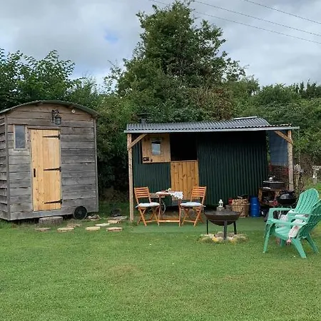 Willowdene Shepherds Hut Oswestry Exterior photo
