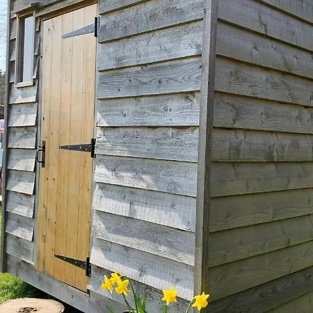 Willowdene Shepherds Hut Oswestry Exterior photo