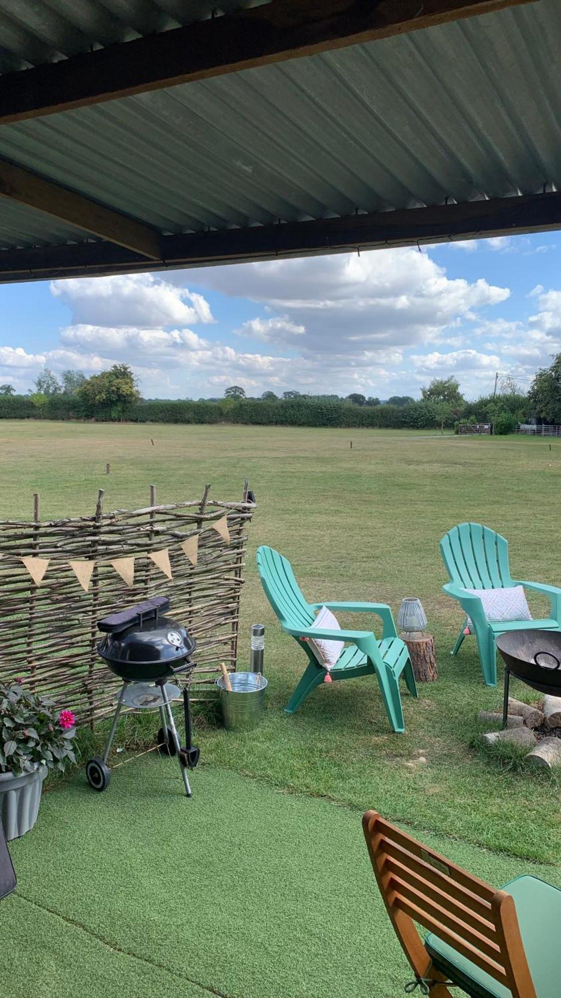 Willowdene Shepherds Hut Oswestry